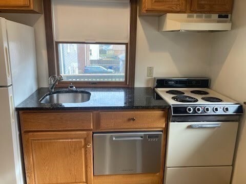 Building Photo - 93 Russell St