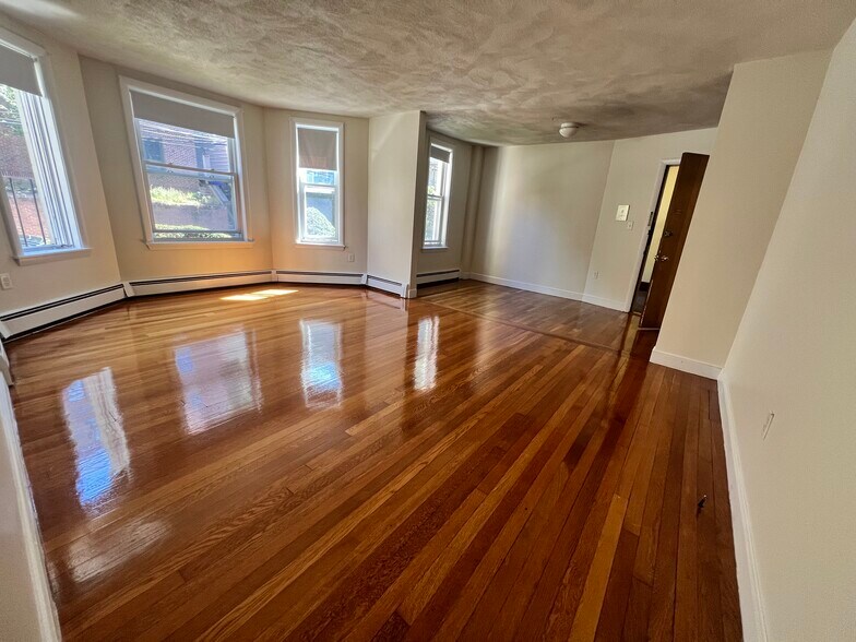 Building Photo - 303 Tappan St