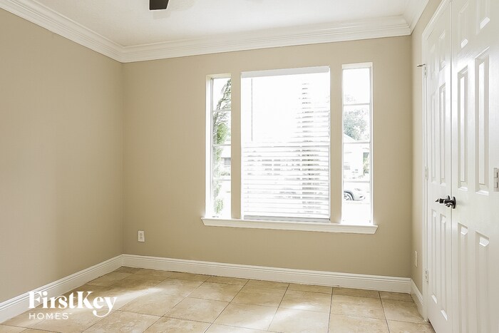 Building Photo - 1226 Dutch St