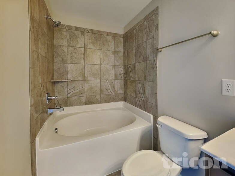 Building Photo - 324 Kinsale Dr
