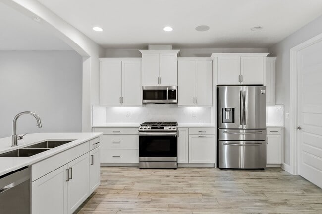 Building Photo - 8134 Loren Cove Dr