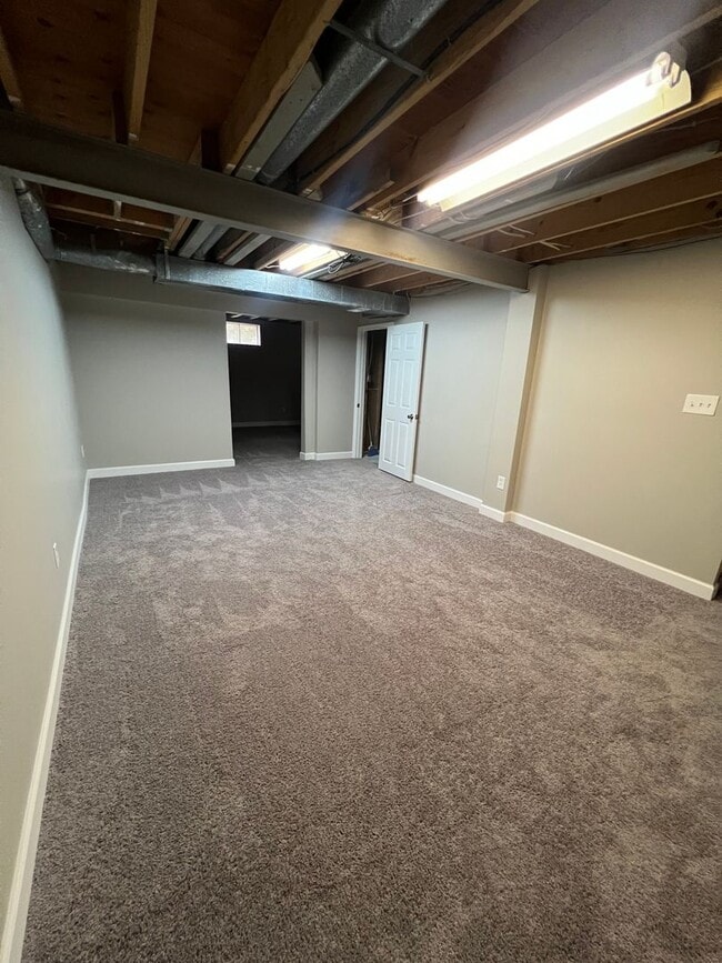 Building Photo - 716 Liberty Village Dr