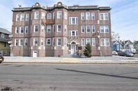 Building Photo - 5005 Ventnor Ave