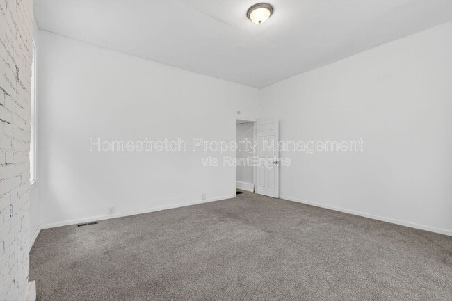 Building Photo - 3833 Oregon Ave