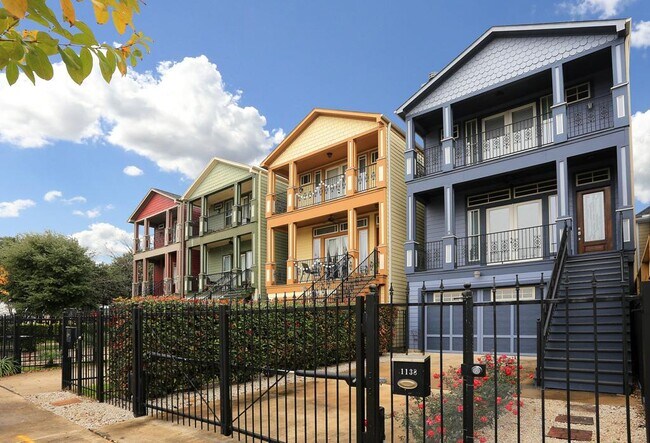 Building Photo - 1138 Robbie St