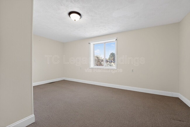 Building Photo - 388 Broaddus Ave
