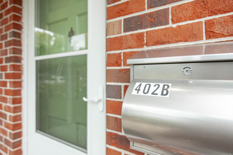 Primary Photo - 402 13th ST NE