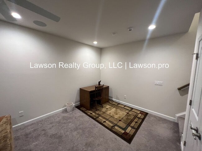 Building Photo - Upscale and Spacious Daleville Townhome
