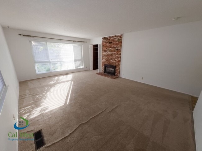 Building Photo - $4,695 - Beautiful 4 beds/2 Baths Home near Los Gatos Border