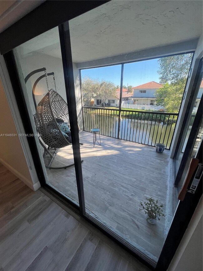 Building Photo - 151 Lakeview Dr