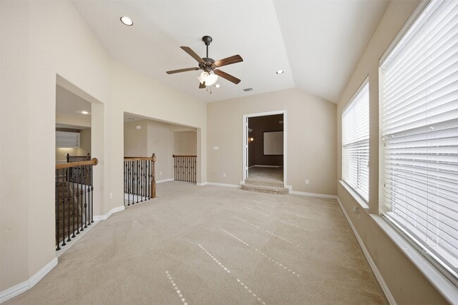 Building Photo - 63 Vershire Cir