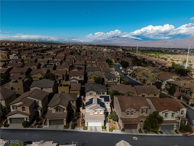 Building Photo - 10742 Leatherstocking Ave