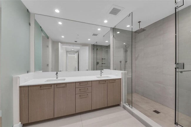 Building Photo - 275 1st Ave S