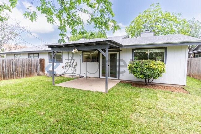 Building Photo - 2311 Singletree Ave