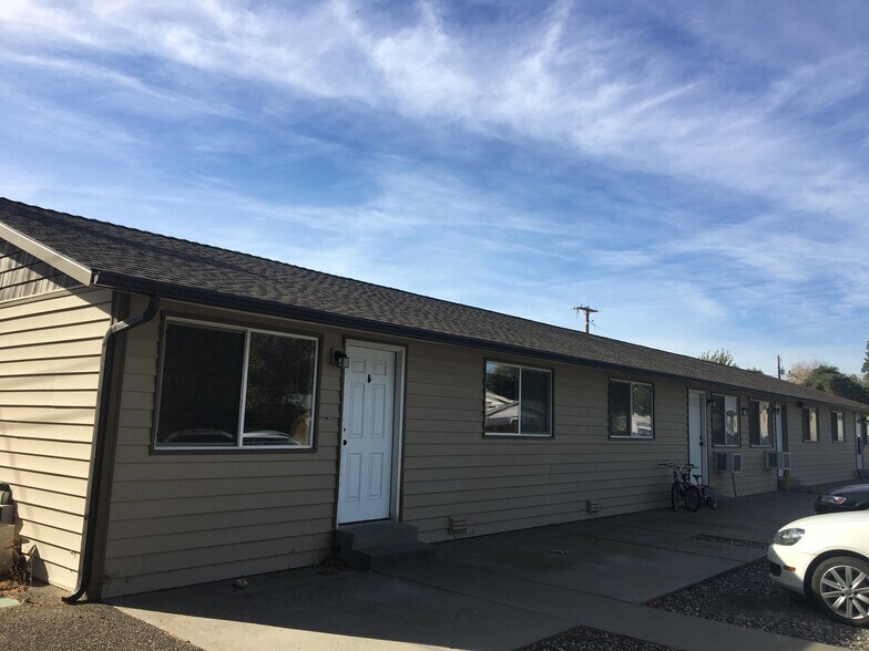Unit A - 3695 Fargo St