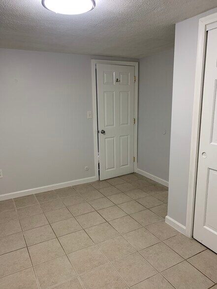 Bedroom entrance - 36 Summer St