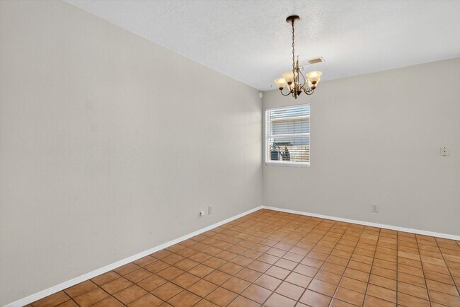 Building Photo - 2413 Agua Fria Dr NE
