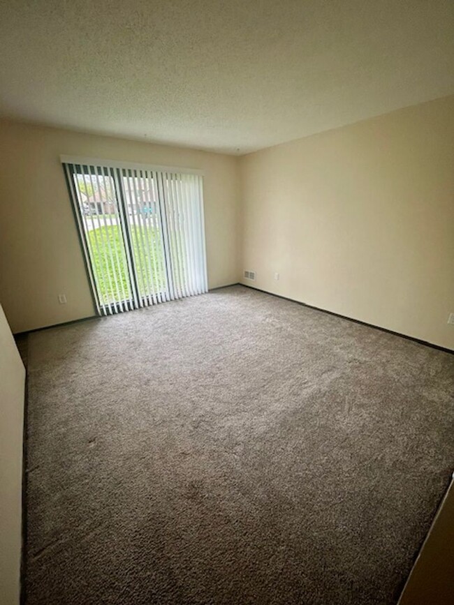 Building Photo - Southside Duplex