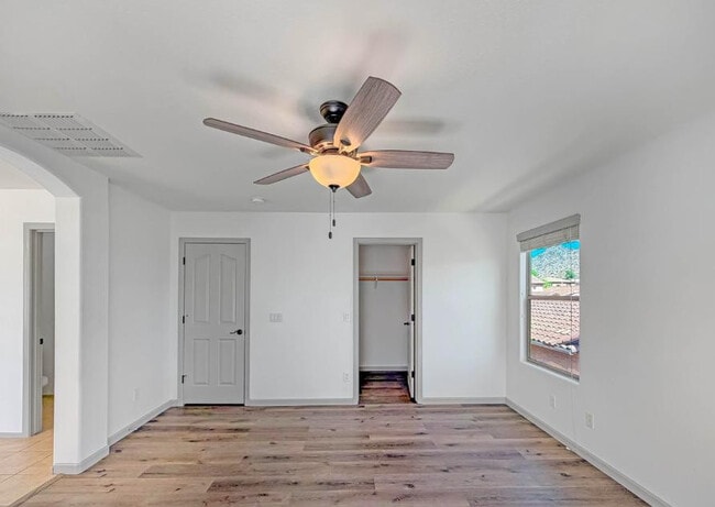 Building Photo - 7085 W Andrew Ln