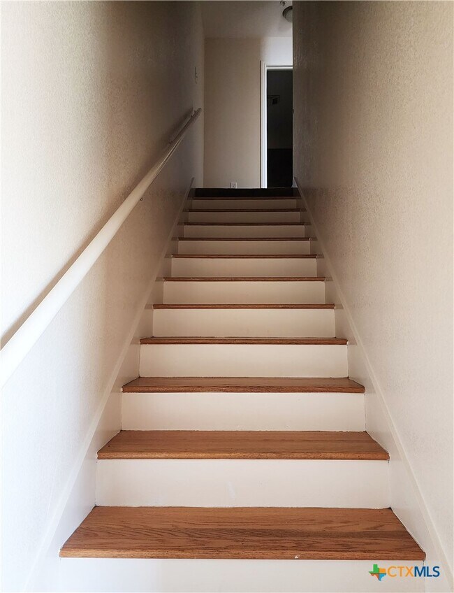 Building Photo - 1307 Cavalry Ln