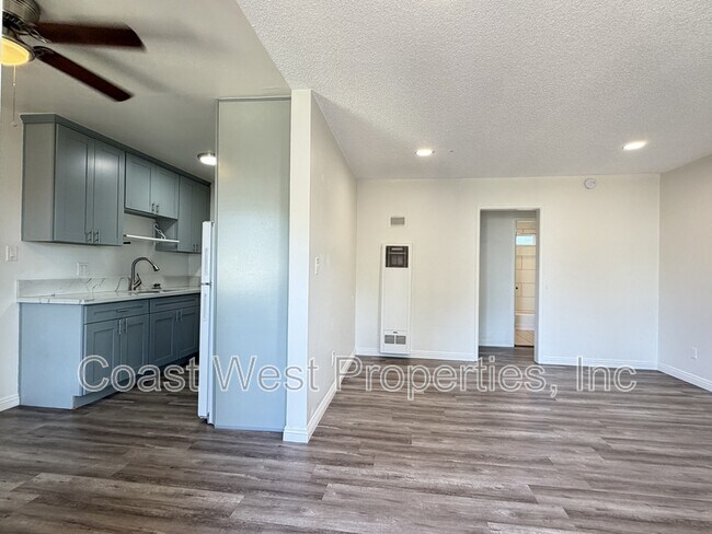 Building Photo - 1618 1/2 Reed Avenue