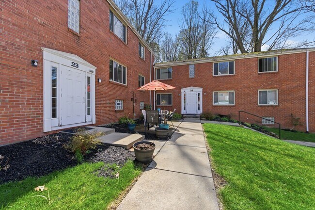 Building Photo - 298 Lumar Dr