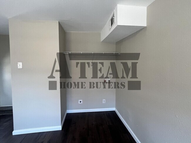 Building Photo - Modern 4 Bedroom 2 Bathroom home for rent!
