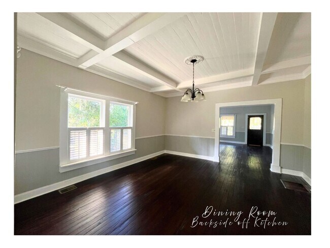 Building Photo - 208 Bartlett St