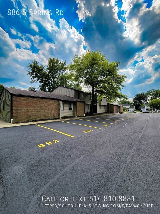 Building Photo - 886 S Spring Rd