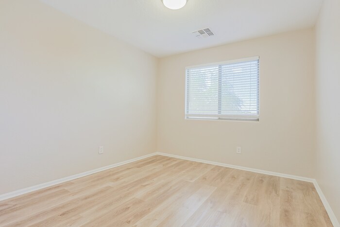 Building Photo - 3834 E Rose Quartz Ln