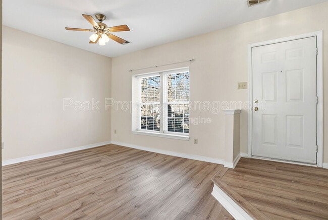 Building Photo - 2930 Queensland Dr