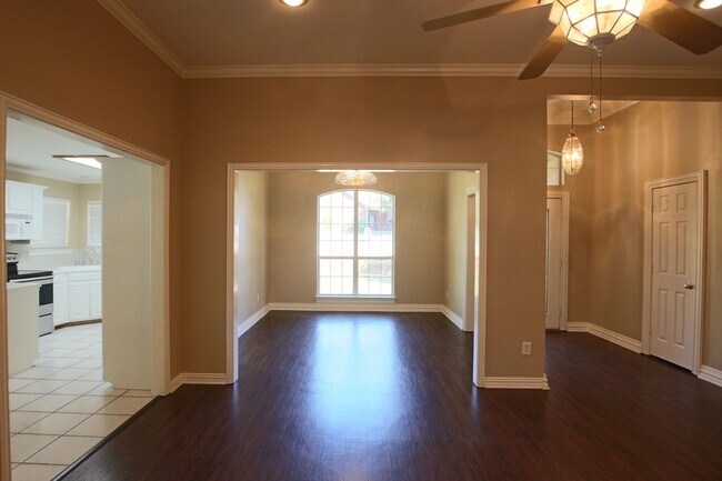 Building Photo - Beautiful 3 Bedroom in Tyler! Coming Soon!