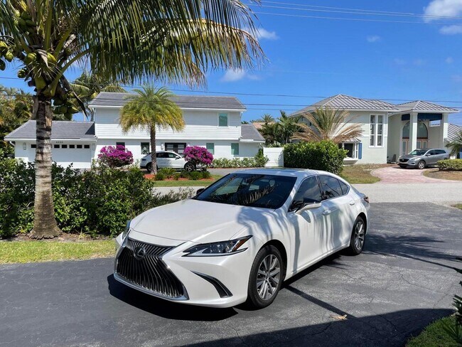 Building Photo - 6551 NE 7th Ave