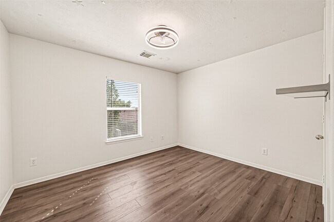Building Photo - 25135 Florina Ranch Dr