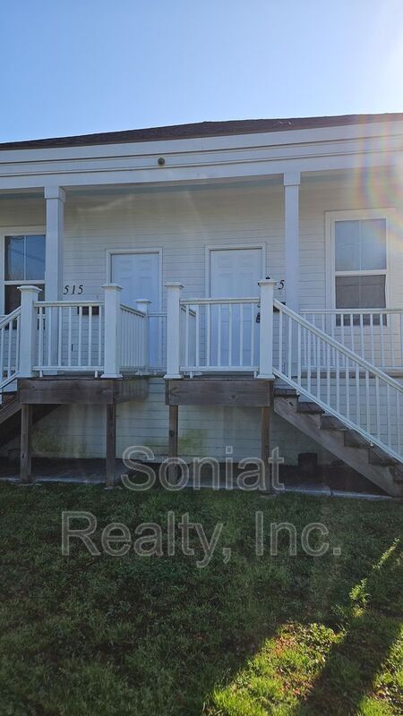Building Photo - 2513 Mazant St