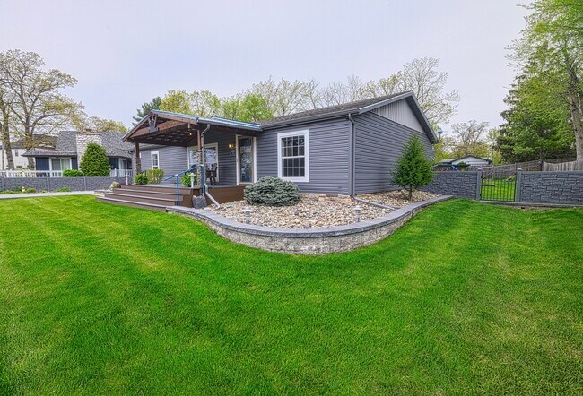 Building Photo - 7512 W 136th Pl