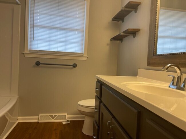 Building Photo - 141 Quita Cir