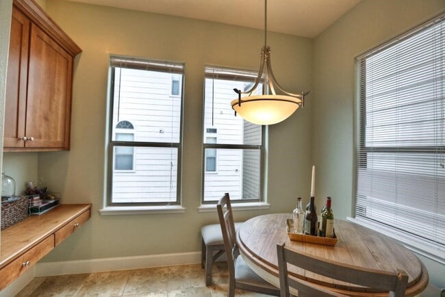 Building Photo - 1315 Birdsall St