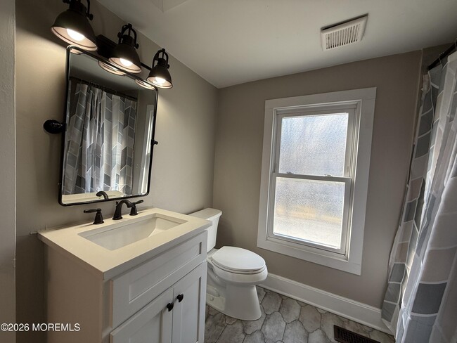 Building Photo - 30 Conover St