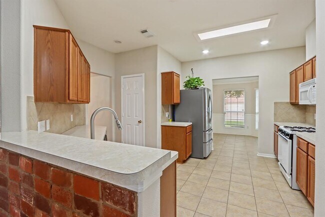 Building Photo - 15511 Fir Woods Ln