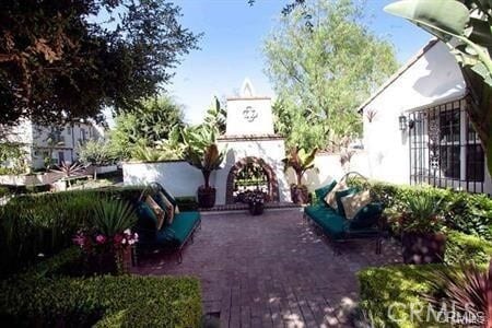 Building Photo - 865 Sunset Pl