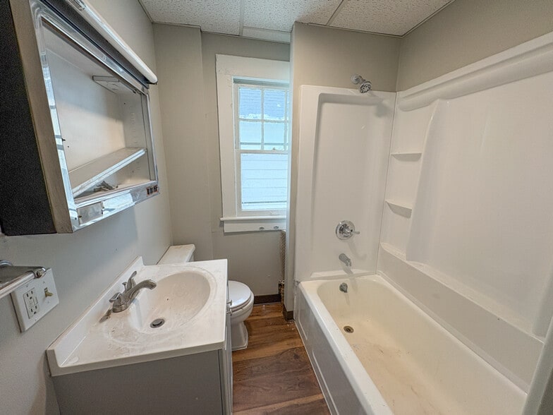 Building Photo - 1755 Adams Ave