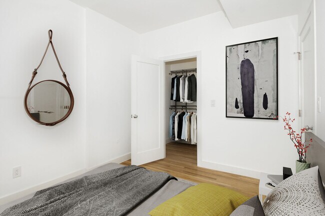 Building Photo - 1320-1380 Lombard