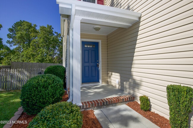 Building Photo - 111 Lightwater Dr