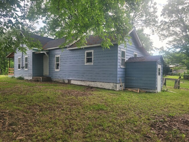 Building Photo - 301 E Olive St