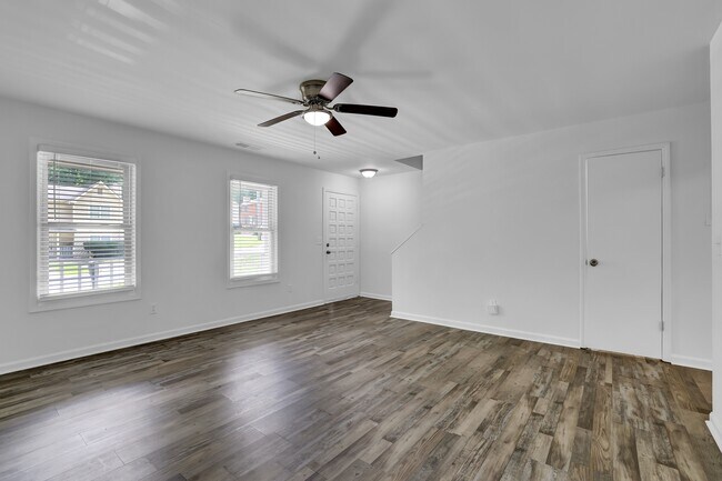 Building Photo - 4520 Coopers Creek Cir SE