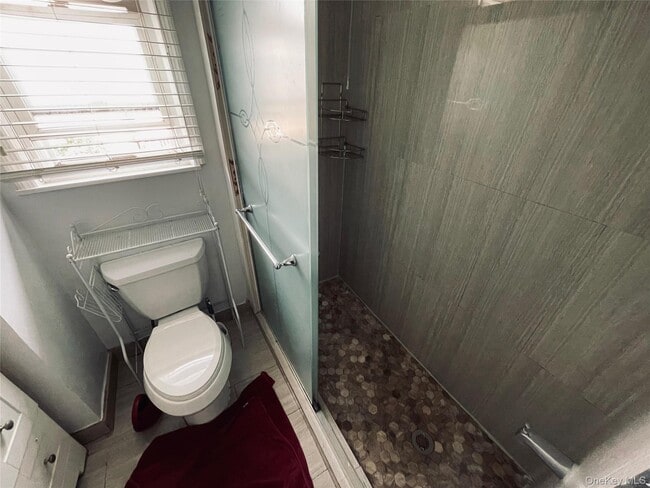 Building Photo - 276 Benson Ave