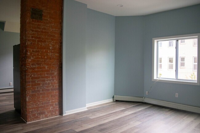 Building Photo - 62 Shelton Ave