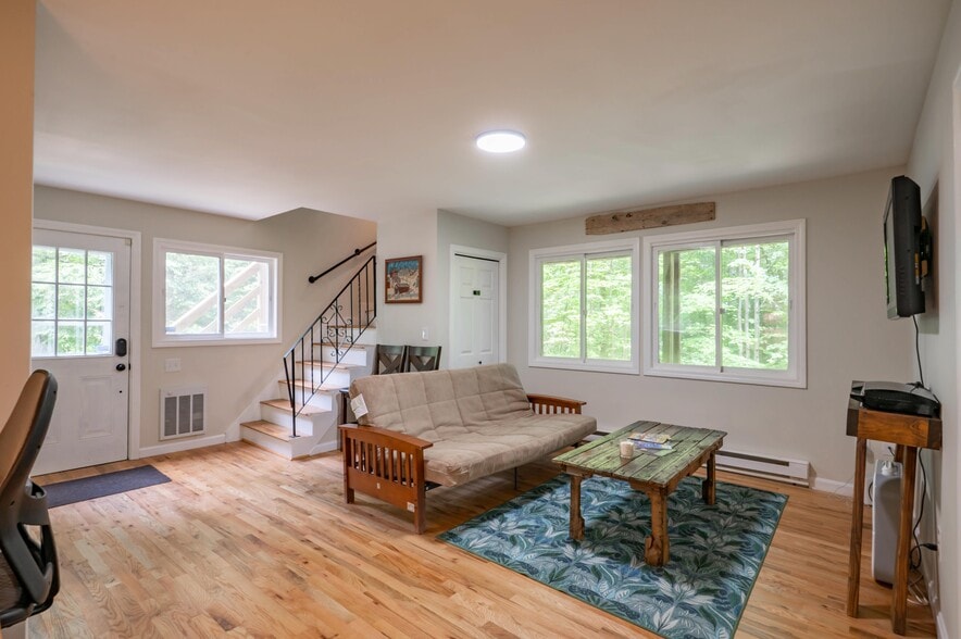 Building Photo - 51 White Birch Dr
