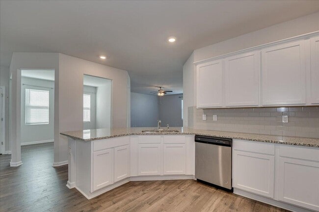 Building Photo - 1412 Deer Hollow Run